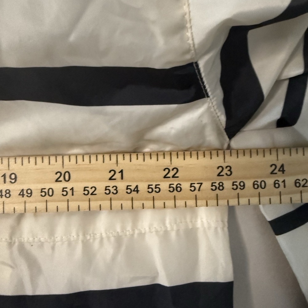 Thread & Supply Hooded Pullover Windbreaker Black Ivory Stripe Sz L NWT MSRP $66 - Picture 9 of 11